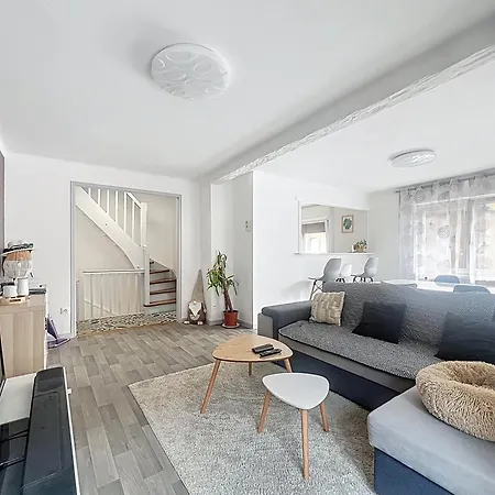 Des Abeilles 4p 80m2 Апартаменты *